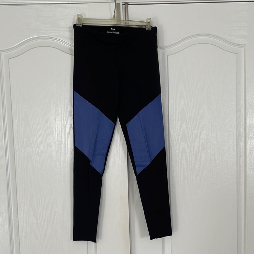 Black and Blue Leggings from Aritzia TNA